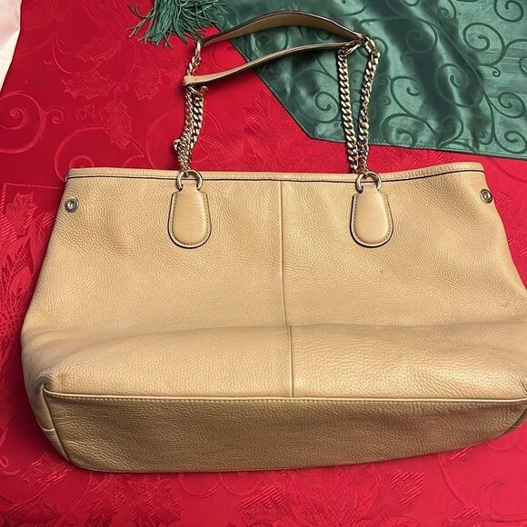 COACH bag with Chain straps detail. See pictures for corner wear. *HOST PICK - Picture 6 of 14